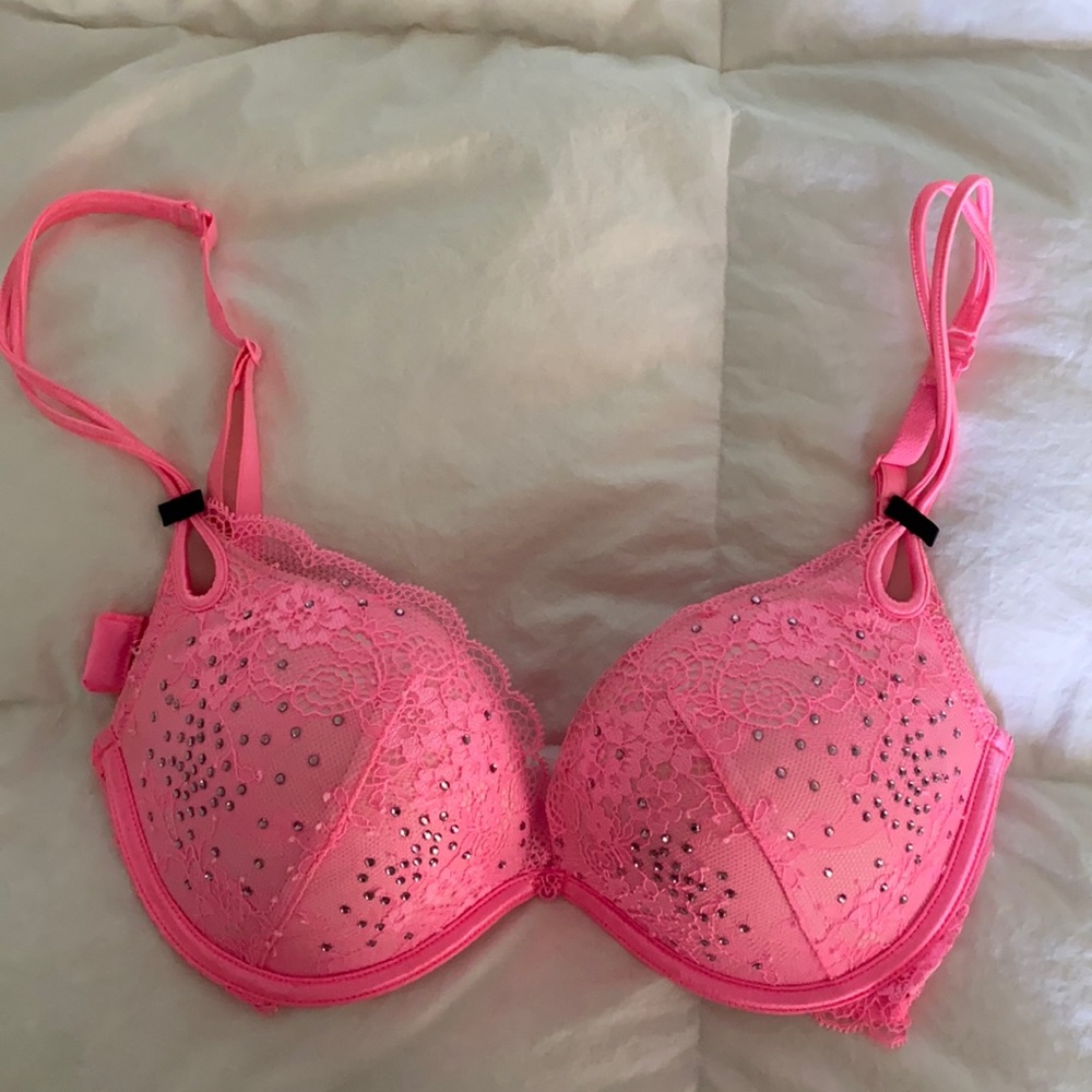 Victoria’s Secret Bra 32D